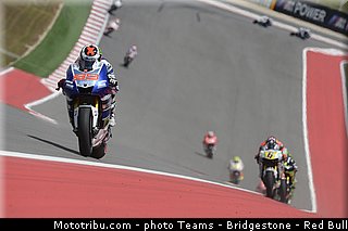 motogp_lorenzo_011_usa_austin_2013.jpg