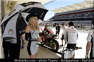motogp_pitbabe_003_usa_austin_2013.jpg