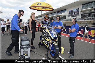 motogp_pitbabe_020_usa_austin_2013.jpg