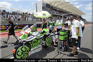 motogp_staring_012_usa_austin_2013.jpg