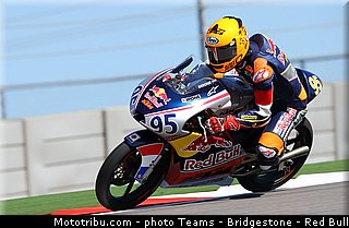 red_bull_motogp_rookies_cup_deroue_001_usa_austin_2013.jpg