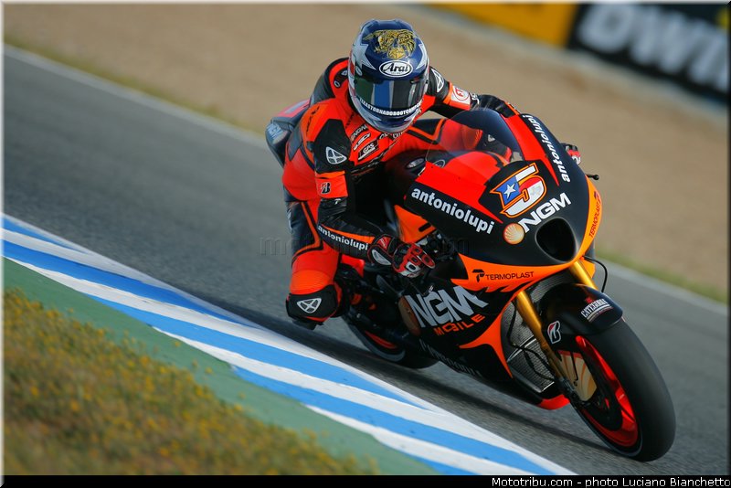 motogp_edwards_002_espagne_jerez_2013