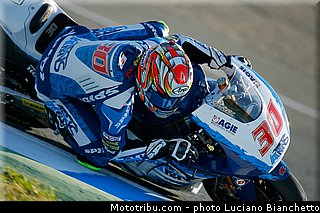 moto2_nakagami_008_espagne_jerez_2013.jpg