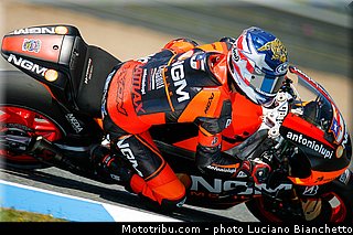 motogp_edwards_003_espagne_jerez_2013.jpg