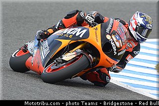 motogp_edwards_002_espagne_jerez_2013.jpg