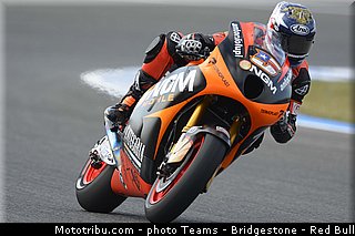 motogp_edwards_003_espagne_jerez_2013.jpg