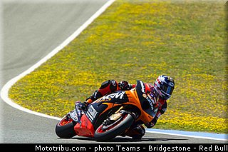 motogp_edwards_005_espagne_jerez_2013.jpg