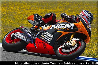 motogp_edwards_007_espagne_jerez_2013.jpg