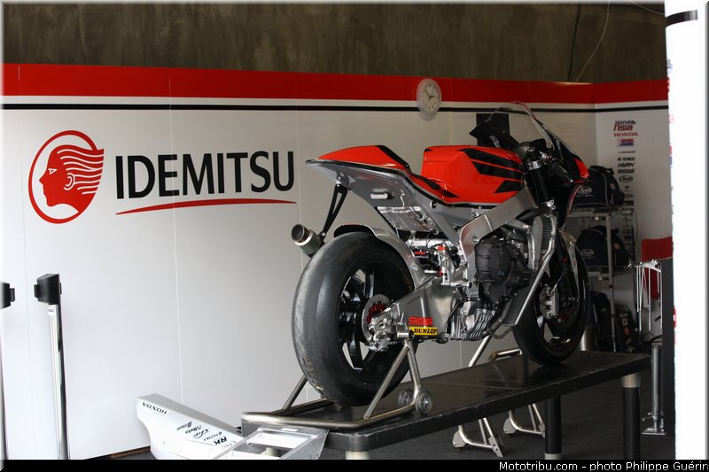 motogp_paddock_004_france_le_mans_2013