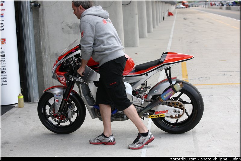 motogp_paddock_006_france_le_mans_2013