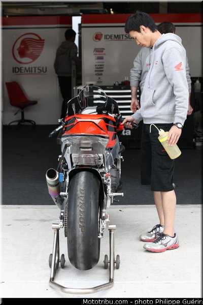 motogp_paddock_009_france_le_mans_2013