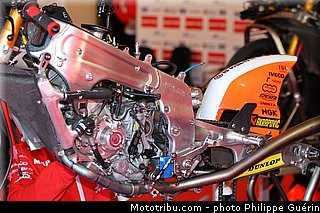 motogp_paddock_018_france_le_mans_2013.jpg