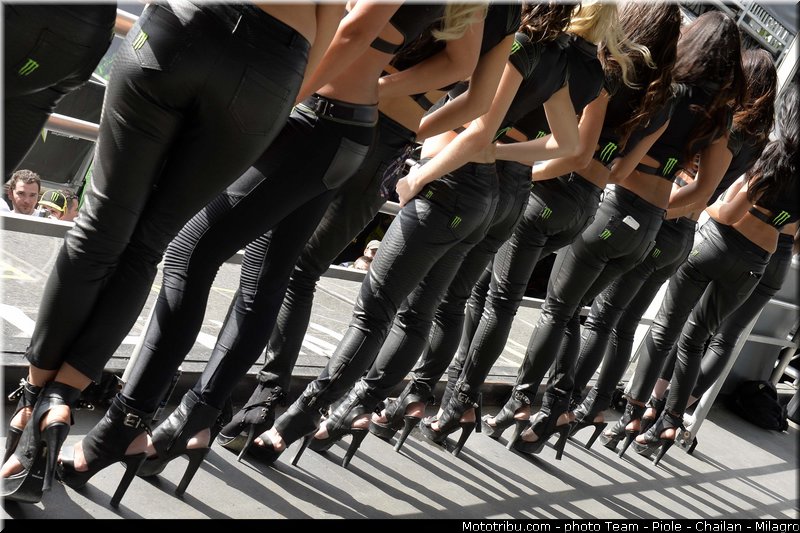 monster_girl_motogp_2013_france_le_mans_007