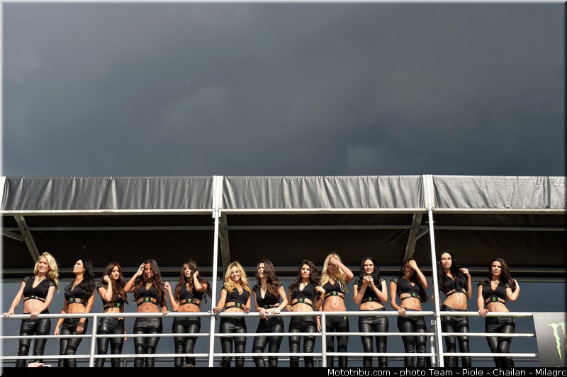 monster_girl_motogp_2013_france_le_mans_039