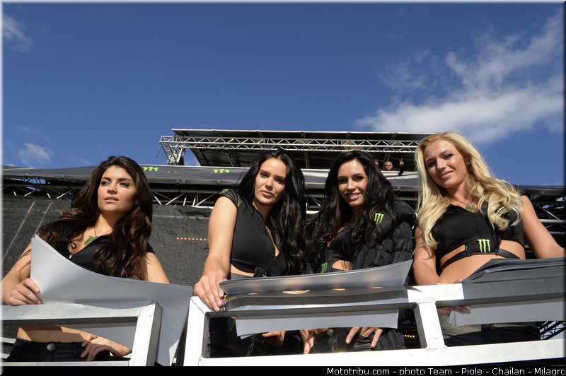 monster_girl_motogp_2013_france_le_mans_040