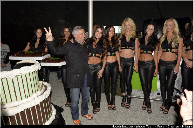 monster_girl_motogp_2013_france_le_mans_045