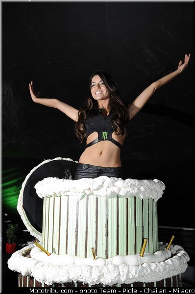 monster_girl_motogp_2013_france_le_mans_046