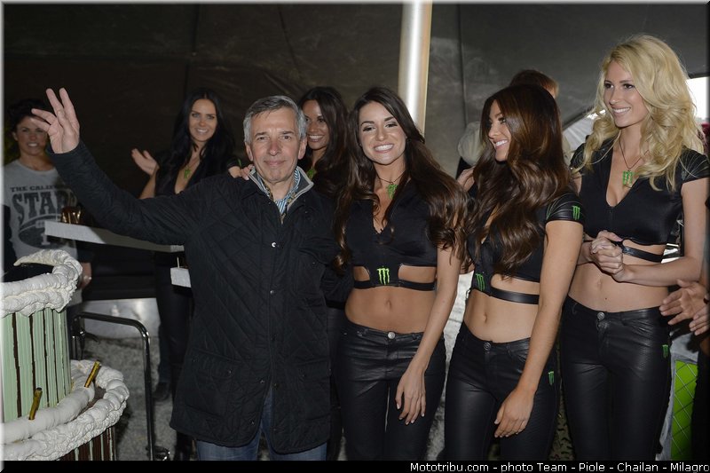 monster_girl_motogp_2013_france_le_mans_056