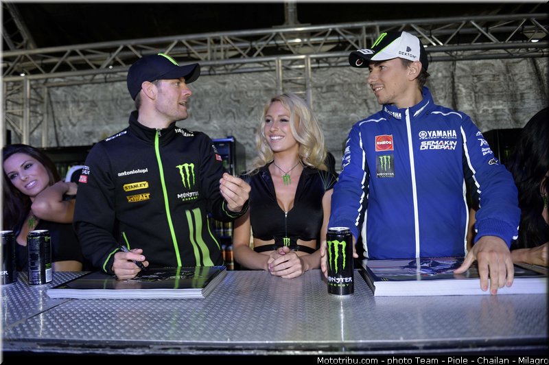 monster_girl_motogp_2013_france_le_mans_064