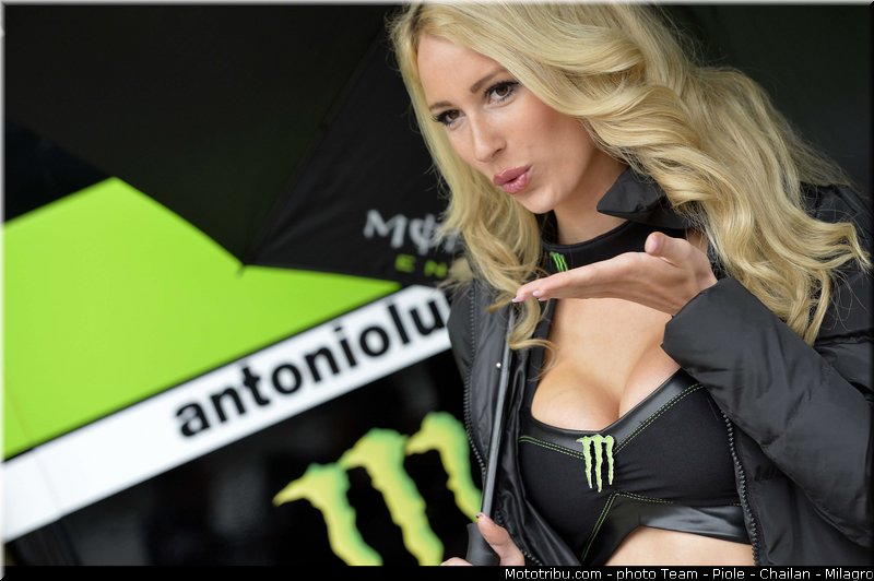 monster_girl_motogp_2013_france_le_mans_071