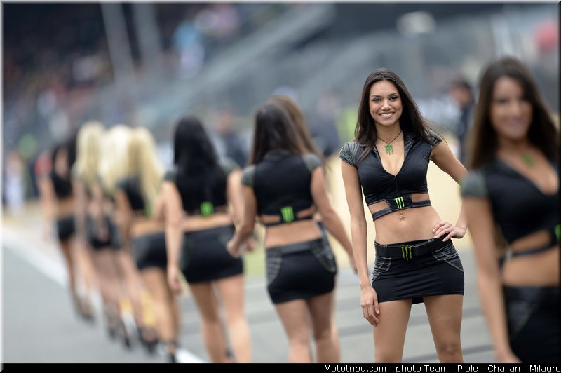 monster_girl_motogp_2013_france_le_mans_080