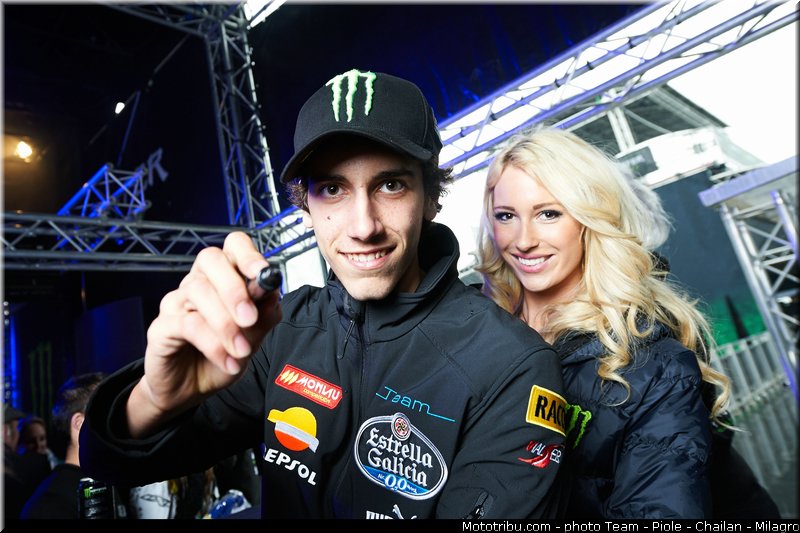 monster_girl_motogp_2013_france_le_mans_087