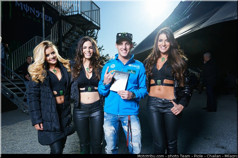 monster_girl_motogp_2013_france_le_mans_088