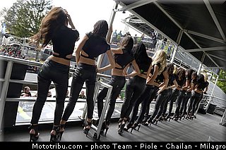 monster_girl_motogp_2013_france_le_mans_006.jpg