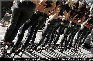 monster_girl_motogp_2013_france_le_mans_007.jpg