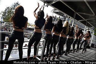 monster_girl_motogp_2013_france_le_mans_008.jpg