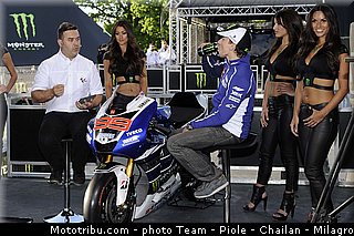 monster_girl_motogp_2013_france_le_mans_048.jpg