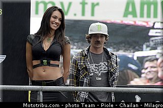 monster_girl_motogp_2013_france_le_mans_069.jpg