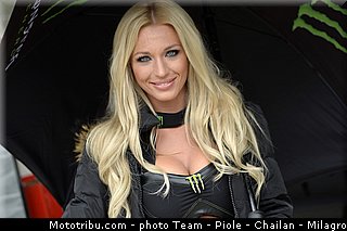 monster_girl_motogp_2013_france_le_mans_072.jpg