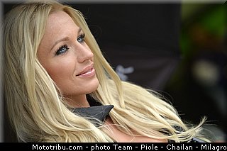 monster_girl_motogp_2013_france_le_mans_073.jpg
