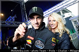 monster_girl_motogp_2013_france_le_mans_087.jpg