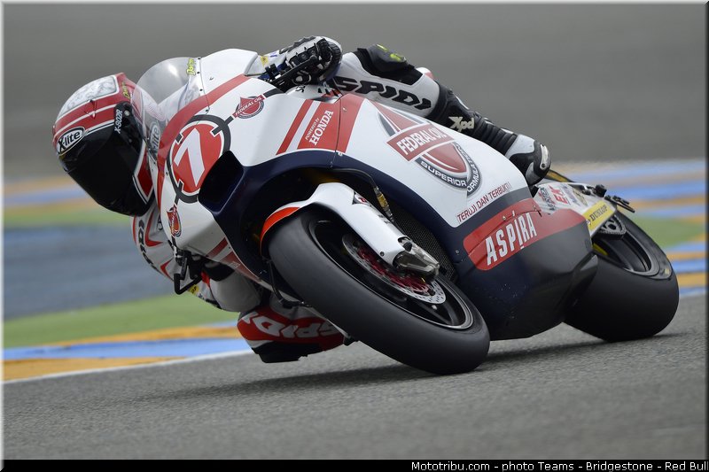 moto2_pradita_008_france_le_mans_2013