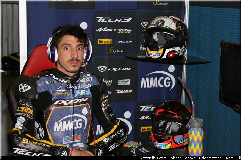 moto2_rossi_001_france_le_mans_2013