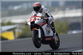 moto2_pradita_006_france_le_mans_2013.jpg