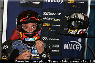 moto2_rossi_002_france_le_mans_2013.jpg