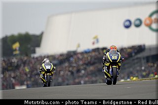 moto2_rossi_007_france_le_mans_2013.jpg