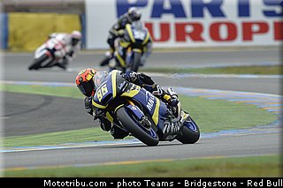 moto2_rossi_012_france_le_mans_2013.jpg