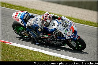 motogp_aoyama_001_italie_mugello_2013.jpg