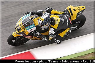 moto2_luthi_002_italie_mugello_2013.jpg
