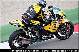 moto2_luthi_006_italie_mugello_2013.jpg