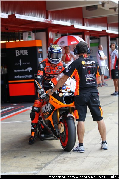motogp_edwards_003_catalogne_montmelo_2013_catalogne_montmelo_2013
