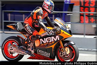 motogp_edwards_004_catalogne_montmelo_2013_catalogne_montmelo_2013.jpg