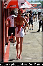 motogp_pitbabe_012_catalogne_montmelo_2013.jpg