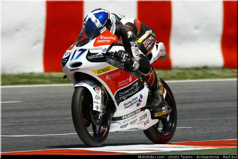 moto3_mcphee_004_catalogne_montmelo_2013