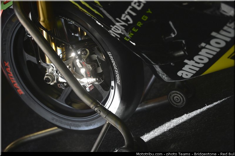 motogp_crutchlow_006_catalogne_montmelo_2013