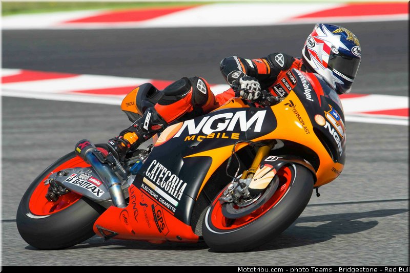 motogp_edwards_001_catalogne_montmelo_2013